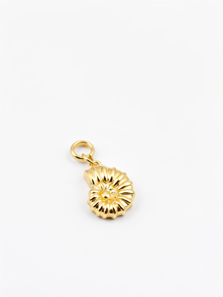18k Ammonite Charm