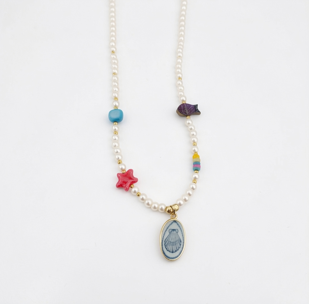 Pearl Shell Charm, Cristal and Ceramic Necklace