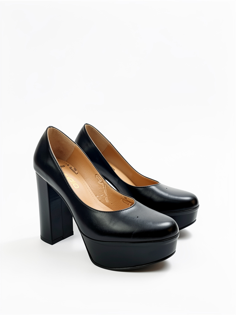 Zapatos negros plataforma marca canela talle 38