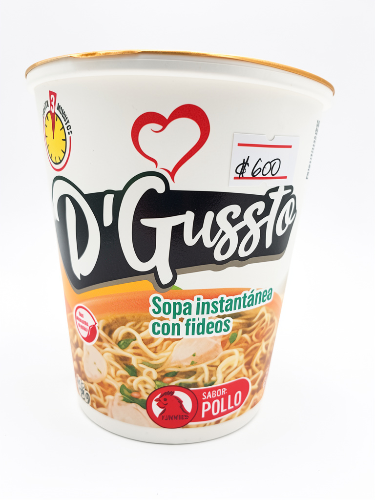 Digusto sopa instantánea pollo