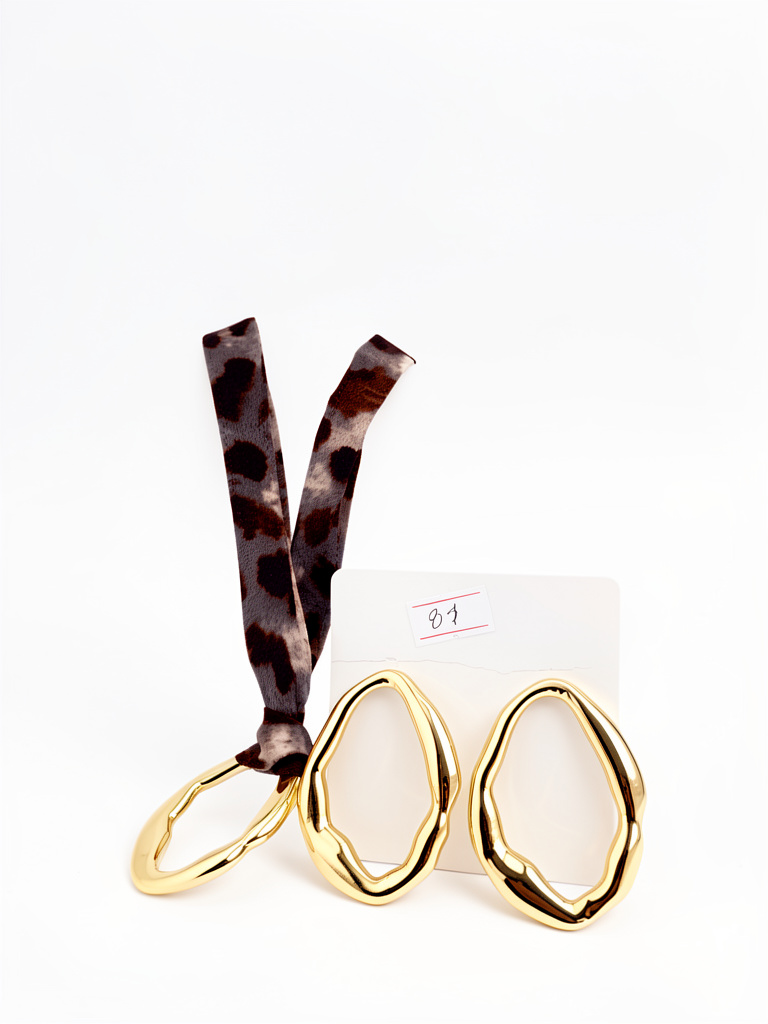 Collar animal print con aro dorado