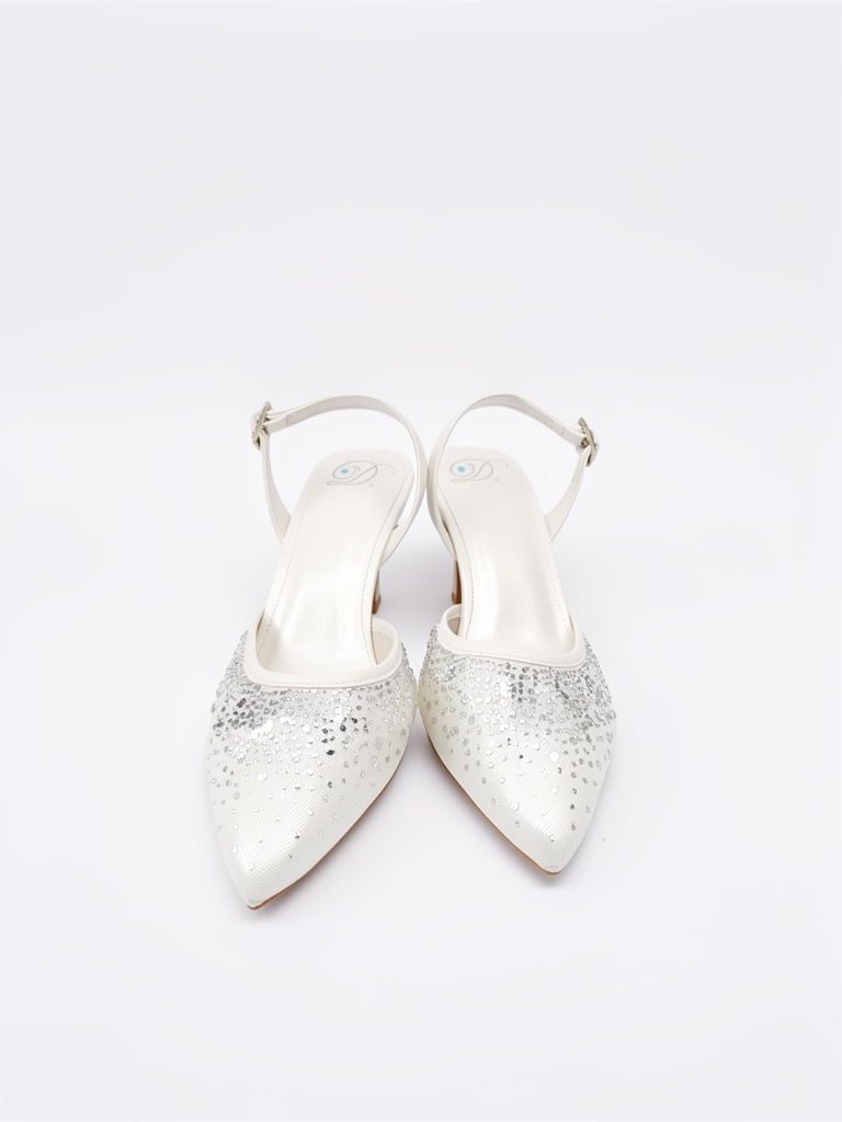 Tacones blancos brillantes