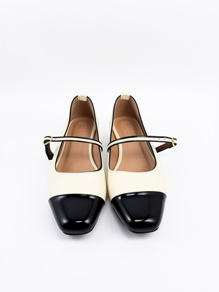 Zapatos bicolor punta negra talla 39