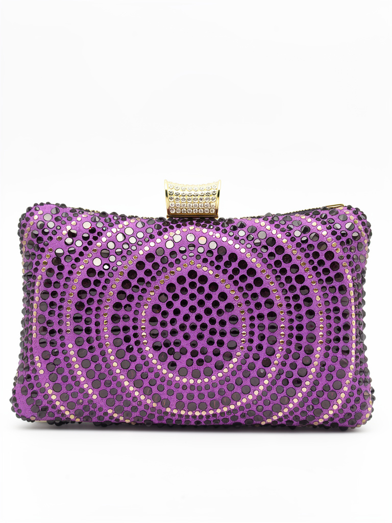 Clutch morado con brillantes