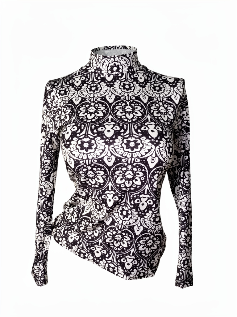 Blusa estampada blanca y negra talla sm
