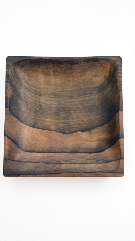 Plato cuadrado de madera