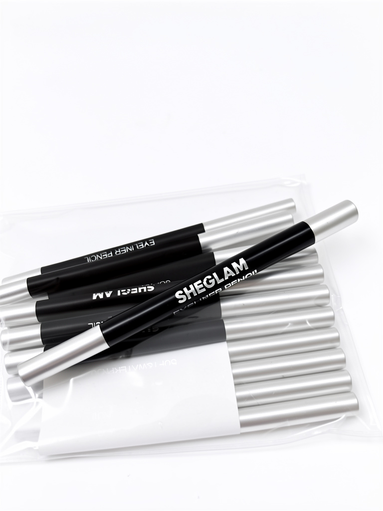 DELINEADOR DE OJOS COLOR NEGRO SHEGLAM