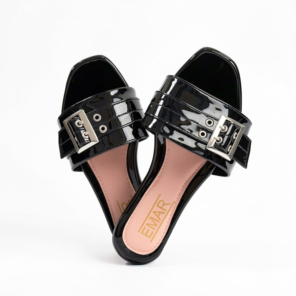 Sandalia negro charol detalles plateados