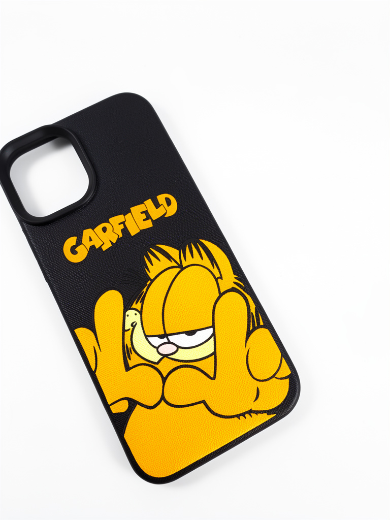 iPhone 15 normal Garfield negro y amarillo