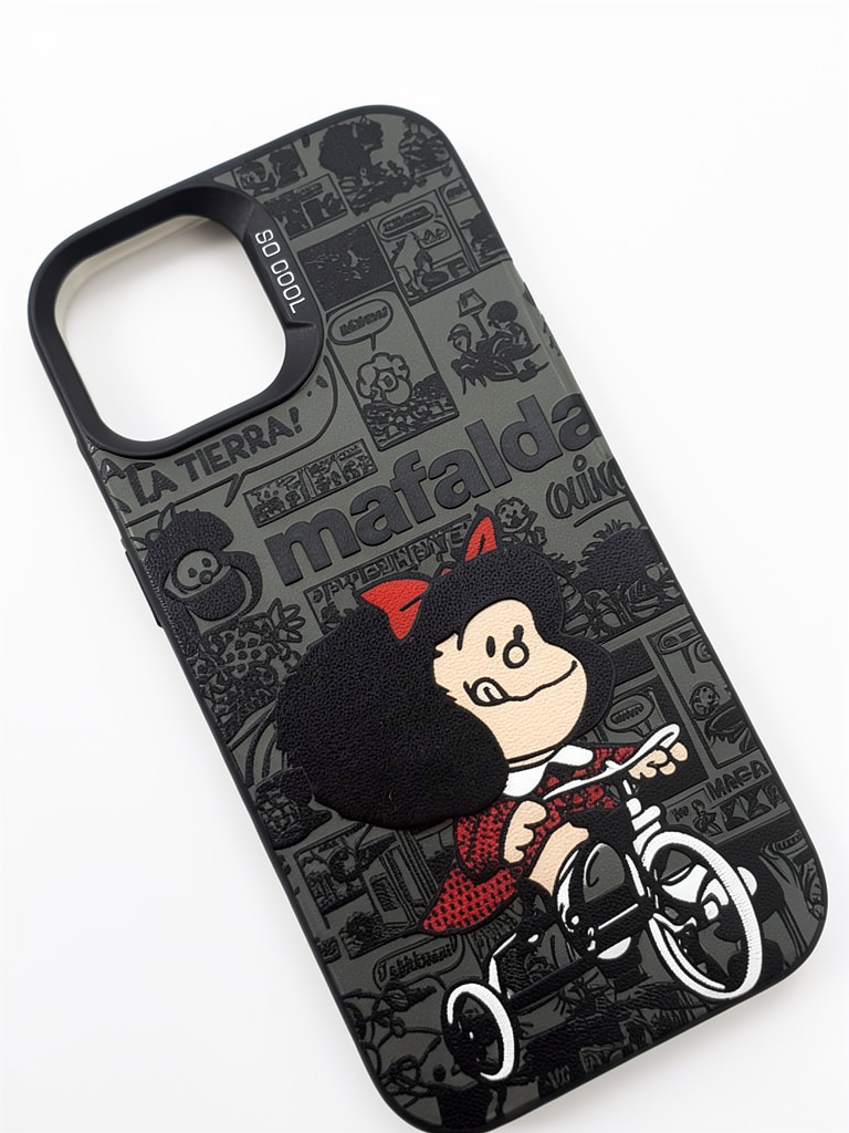 iPhone 15 normal Mafalda funda negra
