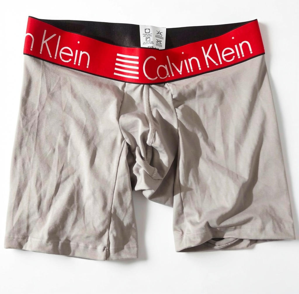 06 Calvin klein