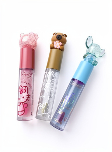 Gloss Capibara, stich y hello kitty