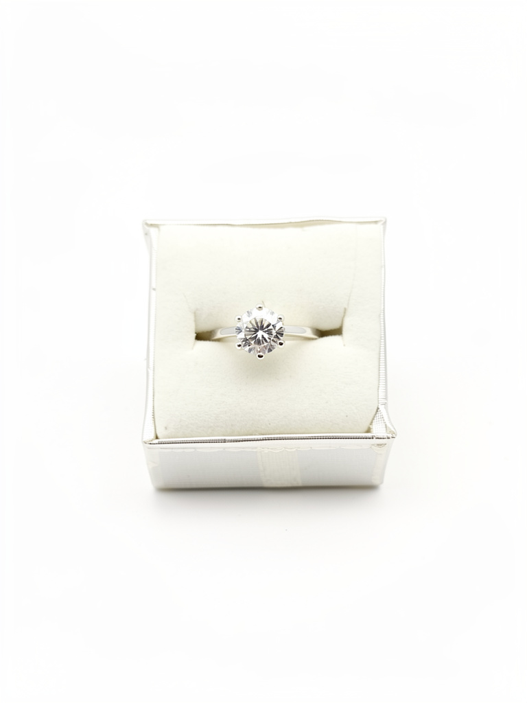 Anillo piedra blanca
