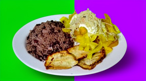 TAJADAS CON QUESO Y GALLO PINTO