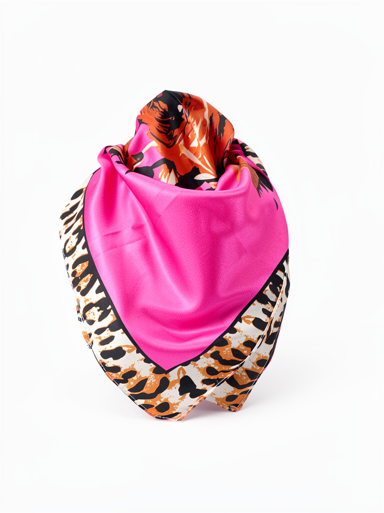 Pañuelo satén fucsia estampado 9 x 9