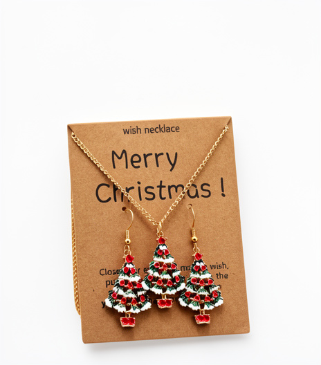 calcetines navideños, collar y aretes con diseño de muñeco de nieve y árbol de Navidad