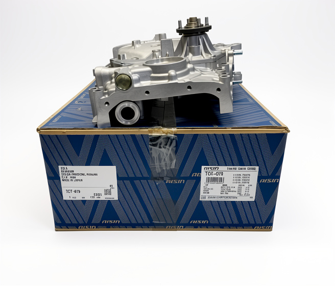 TAPA CADENA CON BOMBA DE AGUA HILUX 2TR 2.7 AISIN