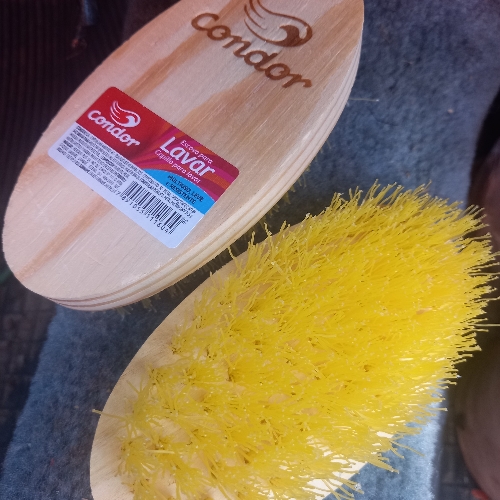 CEPILLO AMARILLO PARA LAVAR