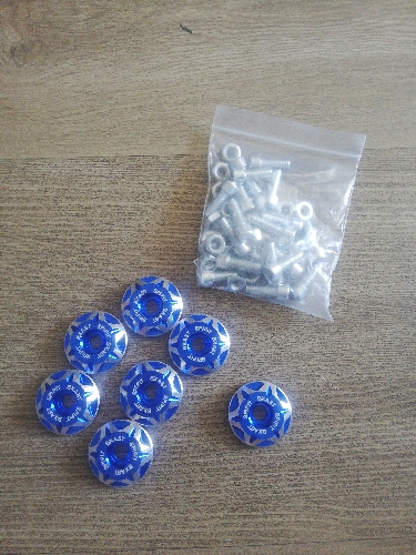 Pernos para patente azul.