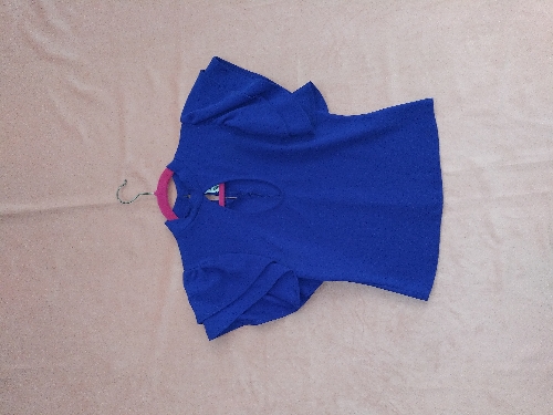 Blusa azul mangas elegantes