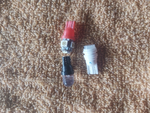 Bombillo uña led de la baja leixa