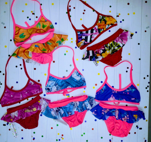 +PN0166 BIKINI NENA ESTAMPADA PERSONAJES (PARTE DE BAJO CON VUELO)
