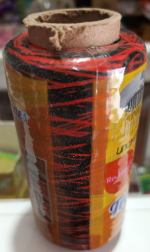 NEGRO Y ROJO PELO DE TUBO