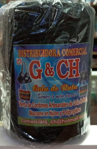 PELO NEGRO COLA DE RATA