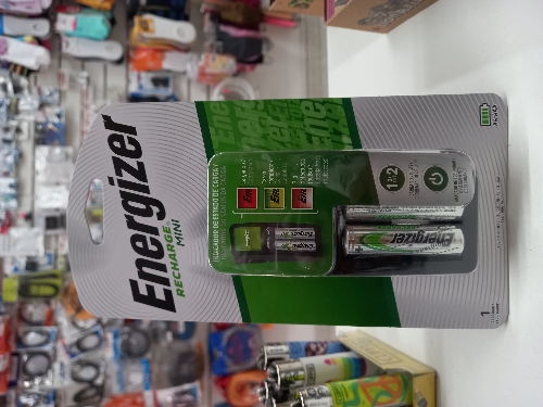 Cargador de pilas mas 2 pilas recargables AA. Energizer