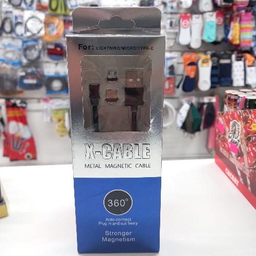 Cable USB imantado.