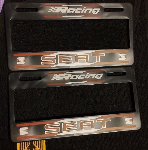Portaplacas SEAT rojas
