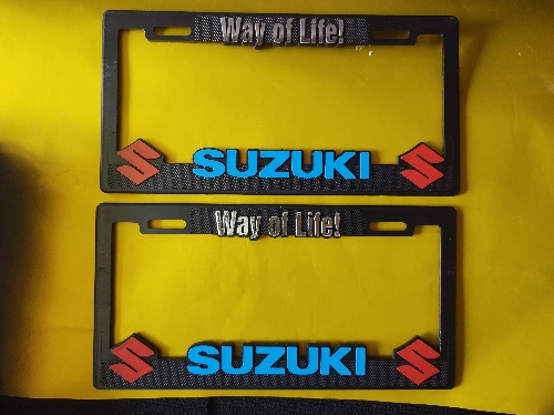 Portaplacas susuki