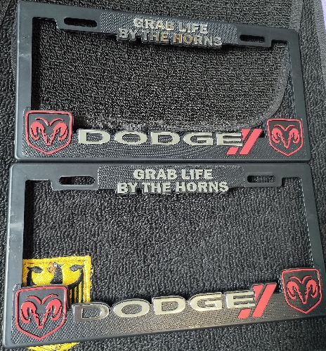 Portaplacas dodge 2