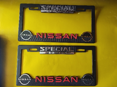 Portaplacas Nissan. Special