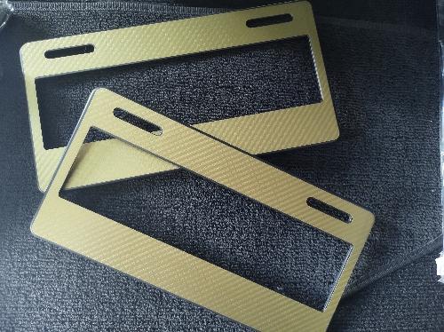 Portaplacas vinil fibra dorado