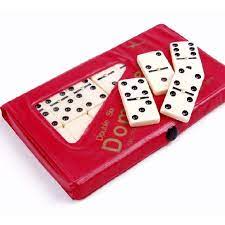DOMINO