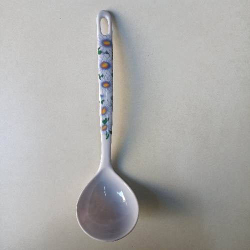 Cucharon de porcelana