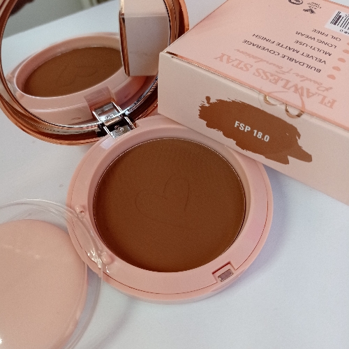 #18 Flawess stay powder foundation