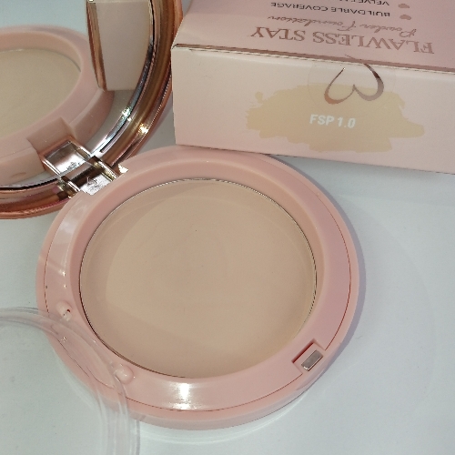 #1 Flawess stay powder foundation