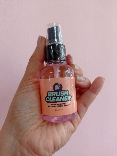 Spray limpia brochas