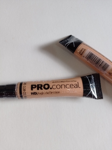 Natural 972 | pro conceal LA girl