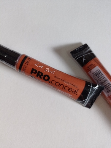 Orange 990 | pro conceal LA girl