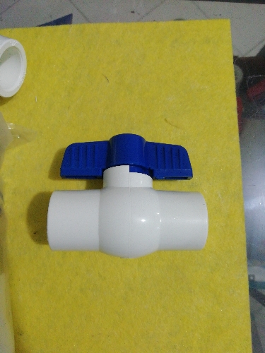Llave paso plástica 1/2 lisa azul
