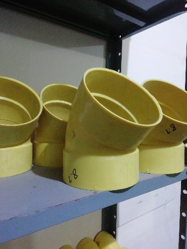 Semi codo 4" sanit