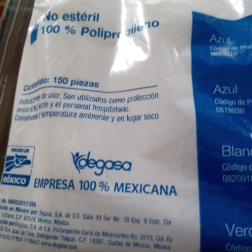 Cubrebocas de tela blanco