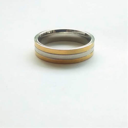 ANILLO DE ACERO AROS DE MATRIMONIO 3 LÍNEAS 2 DORADAS Y 1 PLATEADA  ANA000112