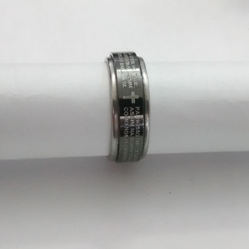 ANILLO DE ACERO ANTIESTRÉS CON PADRE NUESTRO ESTAMPADO NEGRO/PLATEADOANA000320