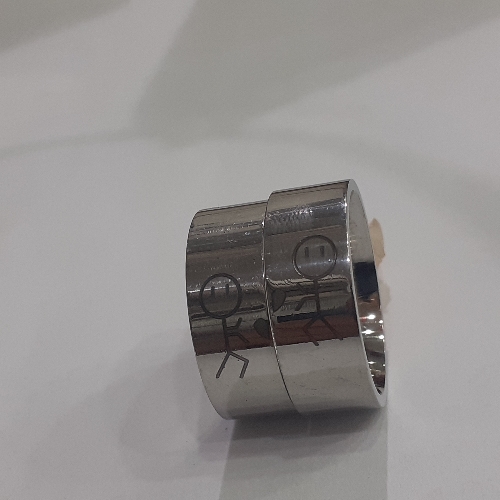 ANILLO DE SHEIN DE PAREJA PLATEADO DE MUÑECO CON CORAZON ANS00013