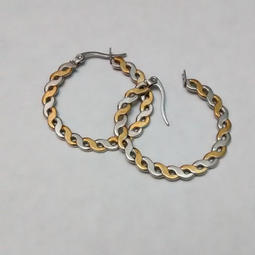 ARGOLLA EN ACERO2 LÍNEAS ENTRELAZADAS 2 TONOS 34 MM