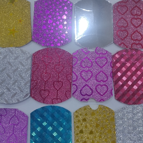 CAJA DE REGALOS BRILLANTES CIERRA AMBAS PUNTAS 5 X 4 CM CAJ000115